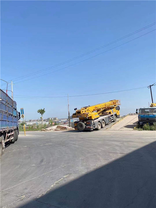 南澳县25吨吊车的租赁价格大概是多少？